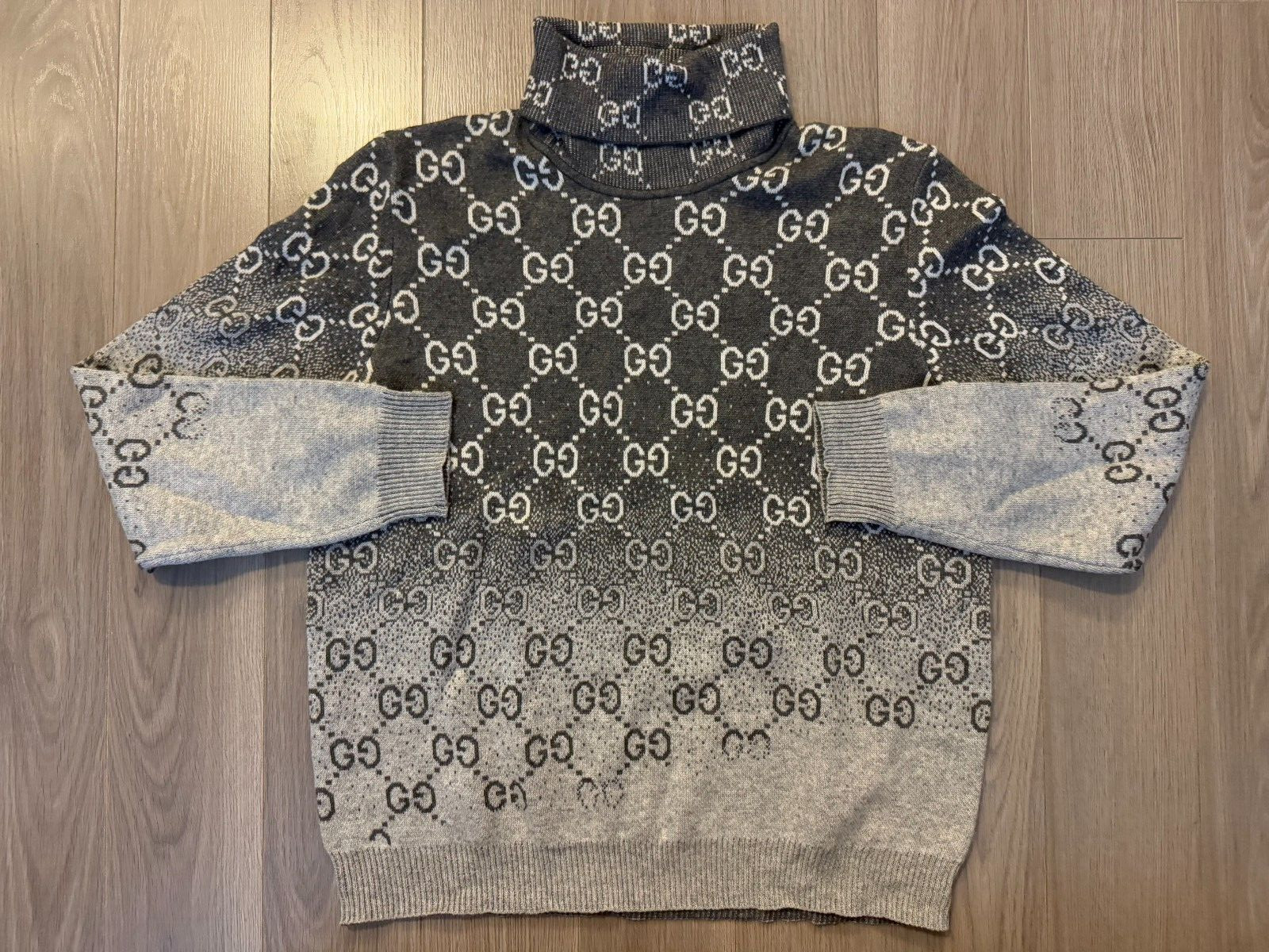 Gucci GG Degrade Wool Jacquard Sweater grey white sz XL