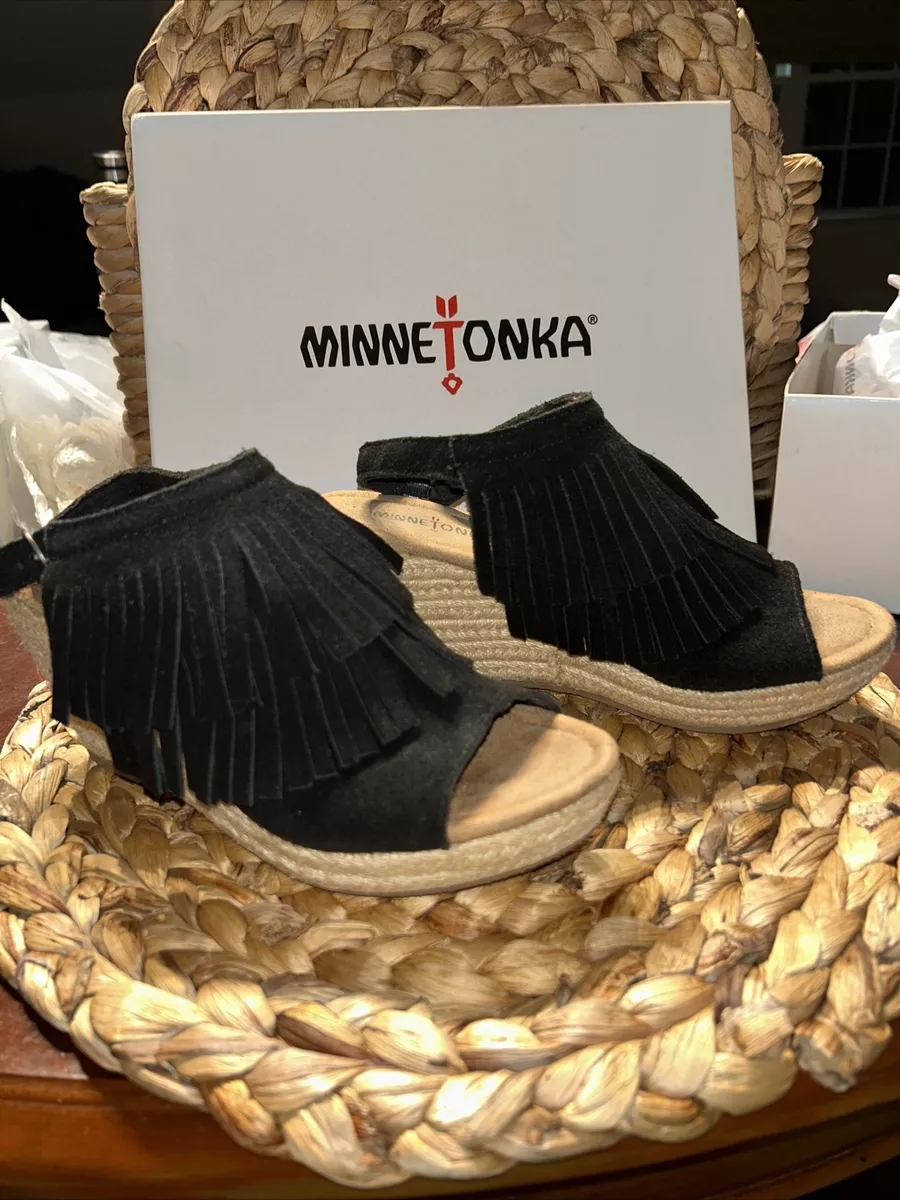 Minnetonka ashley deals wedge