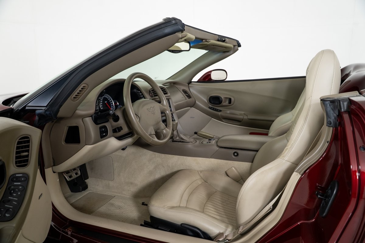 2003 Anniversary Red Chevrolet Corvette   | C5 Corvette Photo 2