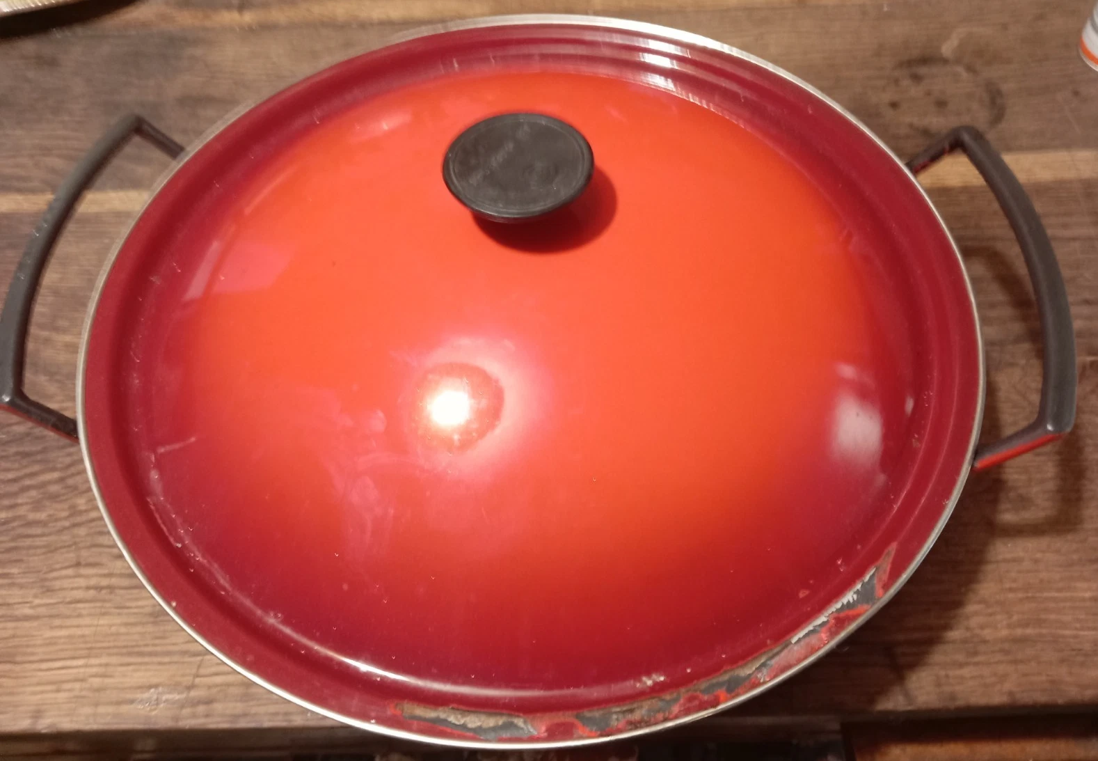 Le Creuset 37 cm Cast Iron Emamelled Wok with Enamelled Lid
Opens in a new window or tab