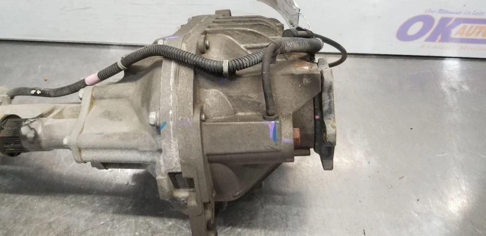 15 CADILLAC ESCALADE ESV FRONT DIFFERENTIAL CARRIER ASSEMBLY 3.23 RATIO 23312177 - Image 3 of 4