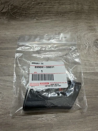 Lexus Smart Proximity Remote Key Original Genuine 8990H-06031 New - product listing photo