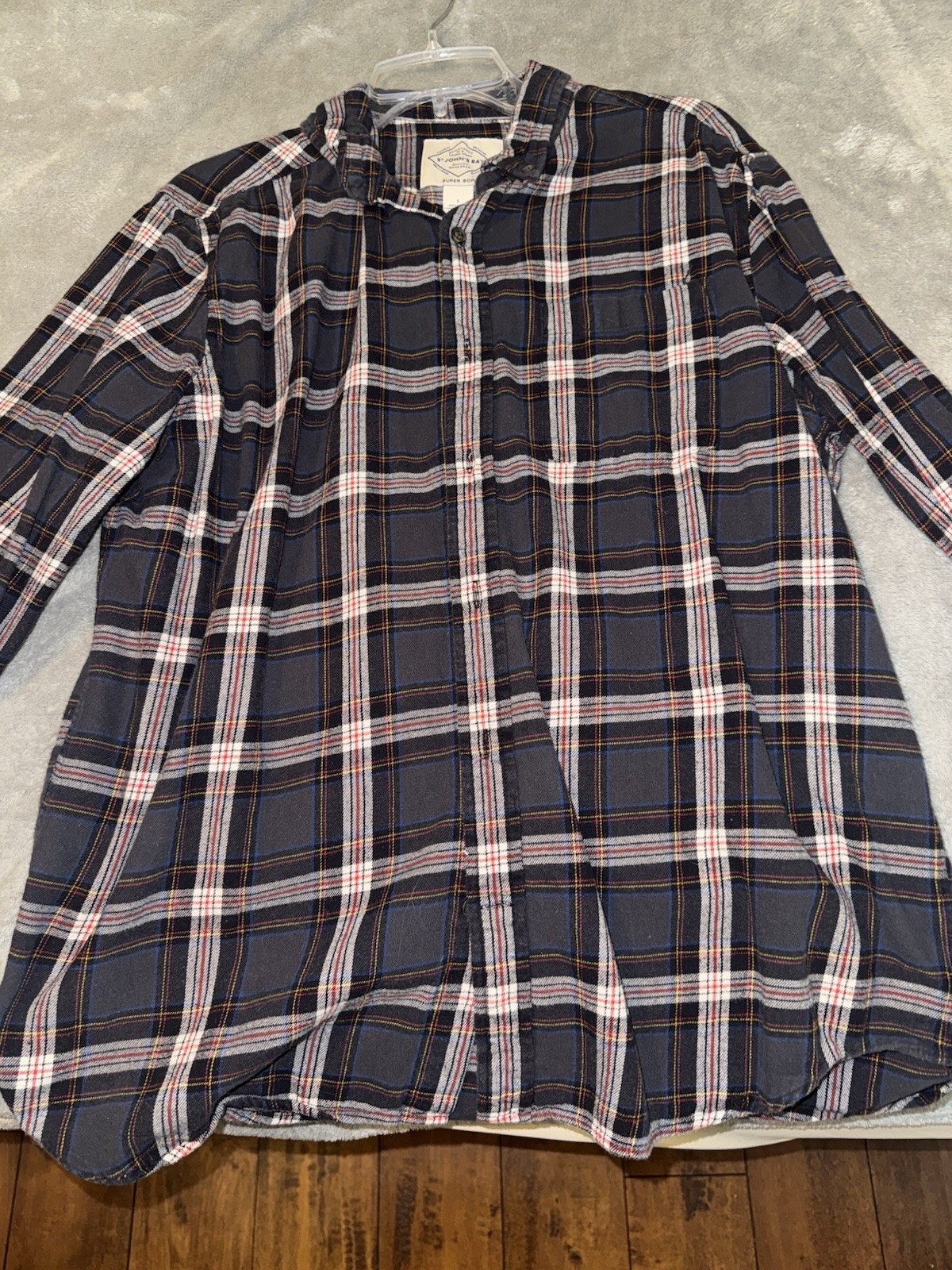 Men&rsquo;s Flannel Long Sleeve Button Down - L