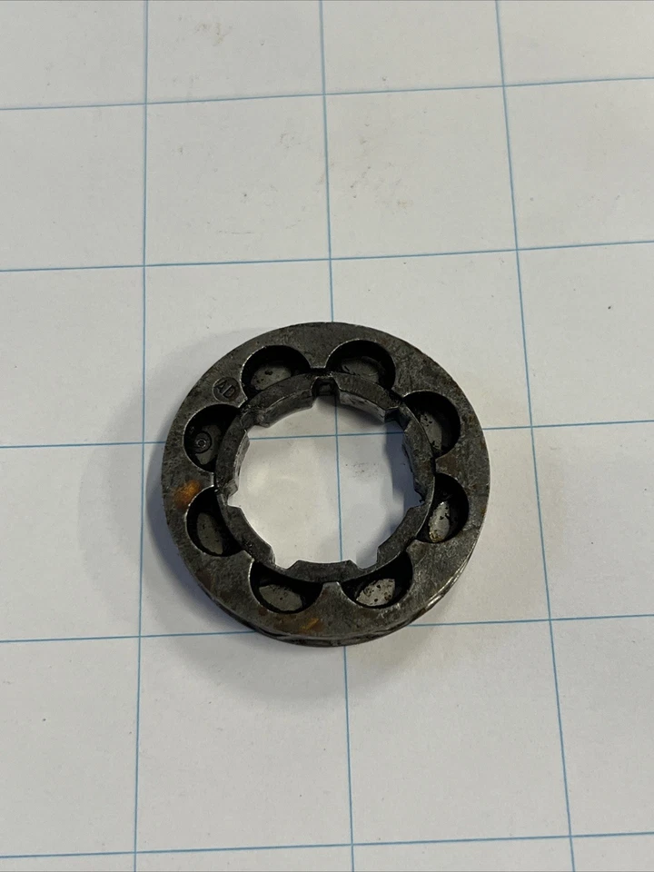 Pioneer P51 Rim Sprocket Oem Chainsaw - Image 2 of 3