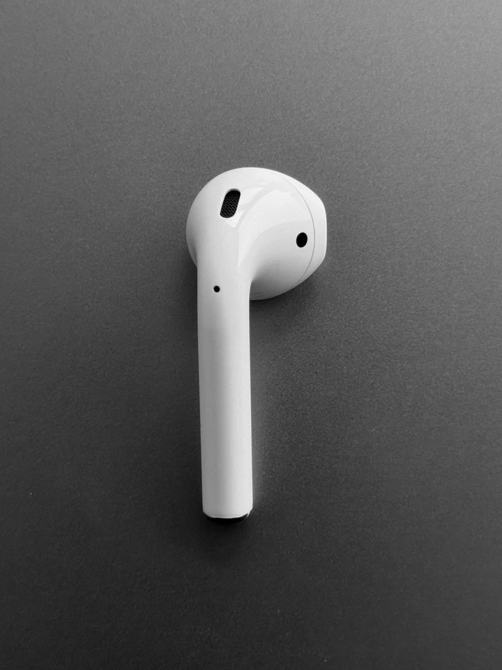 Genuine Apple AirPod 2nd Generation Replacement -Right side Only A2032 - Image 4 of 4