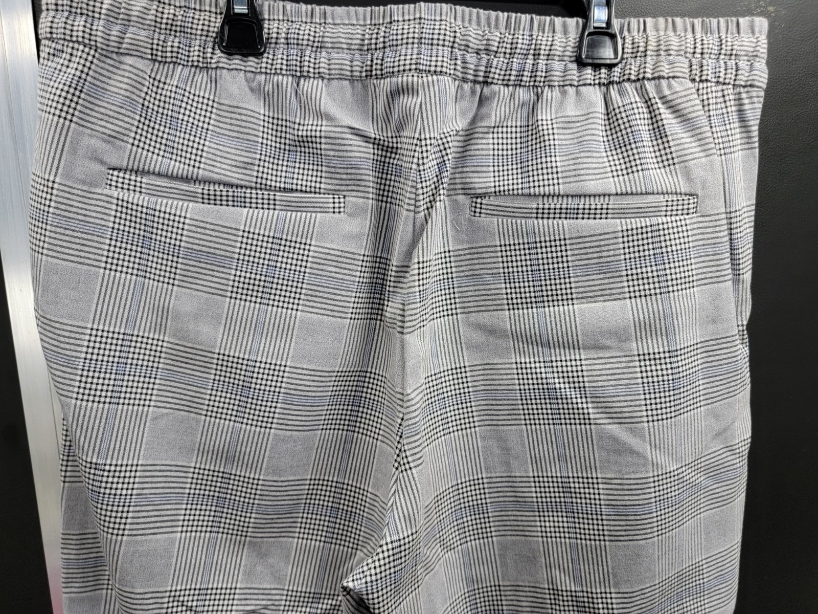 H&M Men’s Short Dress Pants Gray Plaid Drawstring Waistband  Relaxed Fit Size:L thumbnail 4