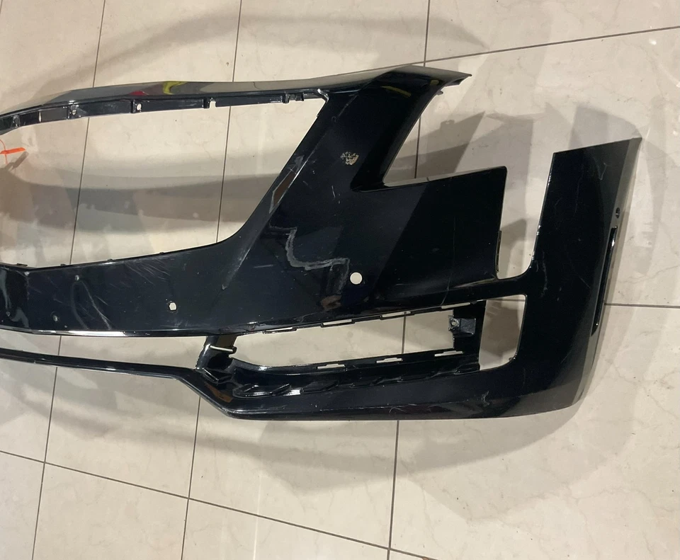 Capa de para-choque dianteiro preta 2016-2017-2018 Cadillac CT6 84105761 FABRICANTE DE EQUIPAMENTO ORIGINAL - Imagem 2 de 4