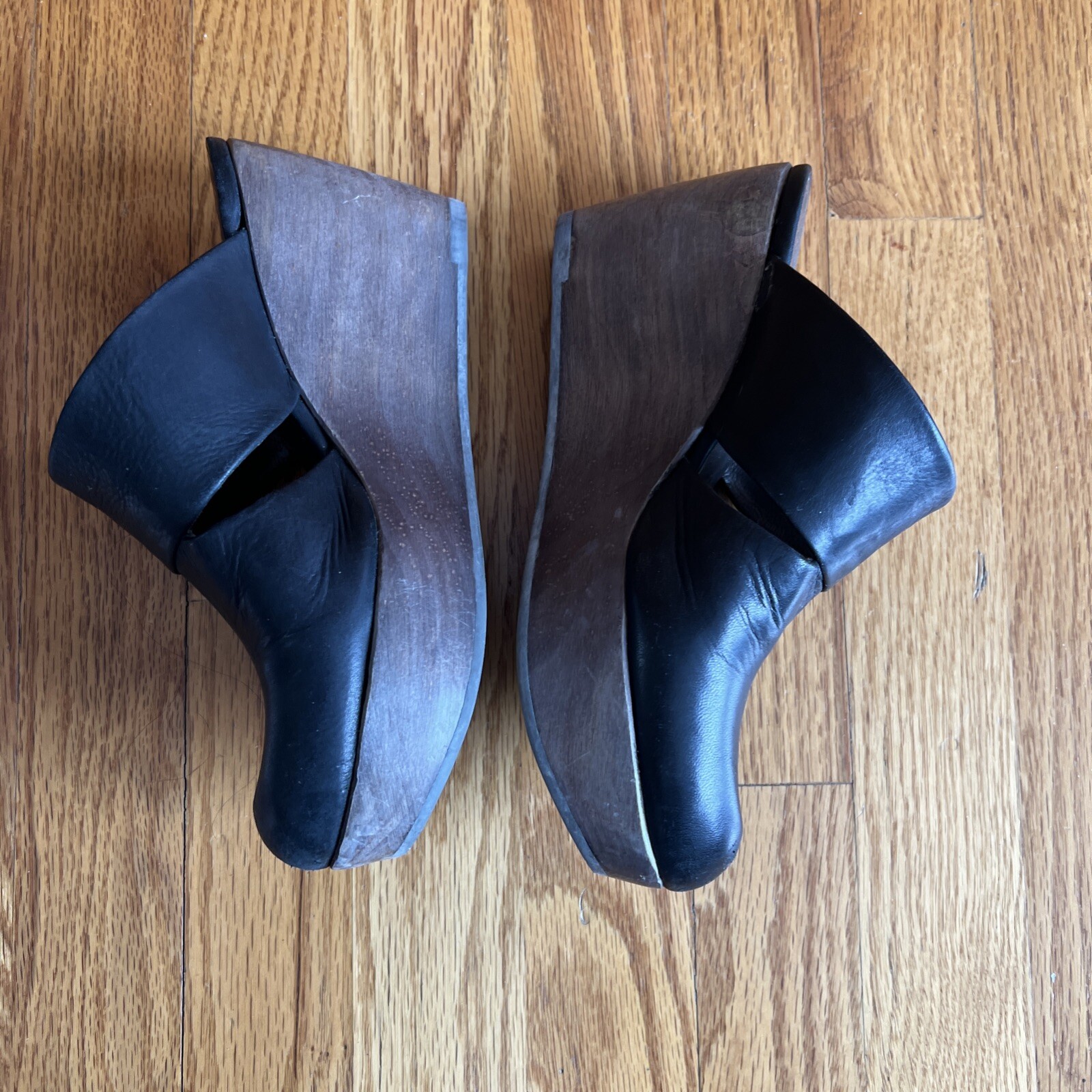 SAOLA Zoccoli zeppa Coclico Nocciola taglia 37 nero suola legno pelle morbida ritagliati casual