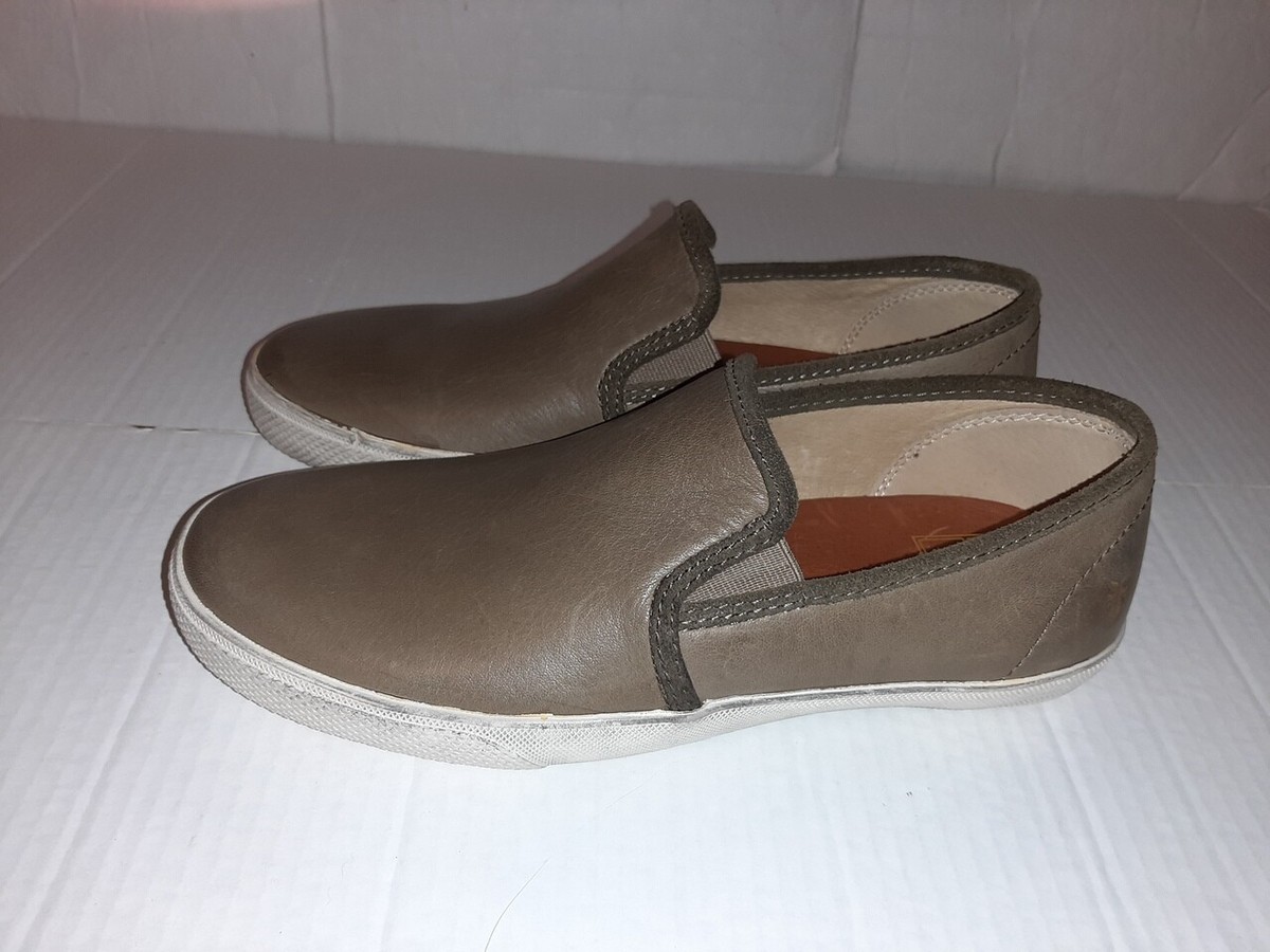 $225 Frye Men display picture 1