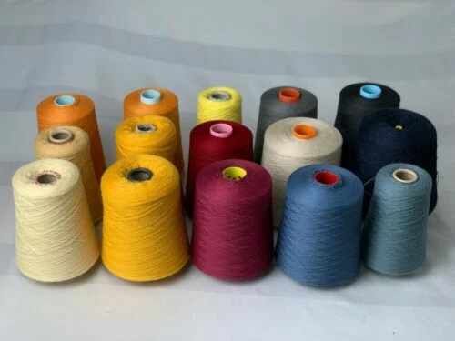 Mehrfarbige Handarbeitsgarne Merino