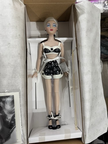 Figurine The Ashton-Drake Galleries - Gene Hacienda - Collection