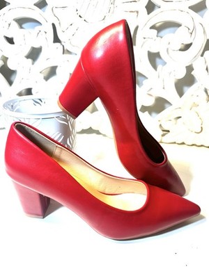 Venus Celia Red Block Heels Pointed Toe Size 38 Euro (7.5 US) (2C-f)