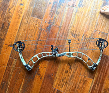 Prime Centergy RH Compound Bow 80lb 29in Draw 29in Length Digital Camo