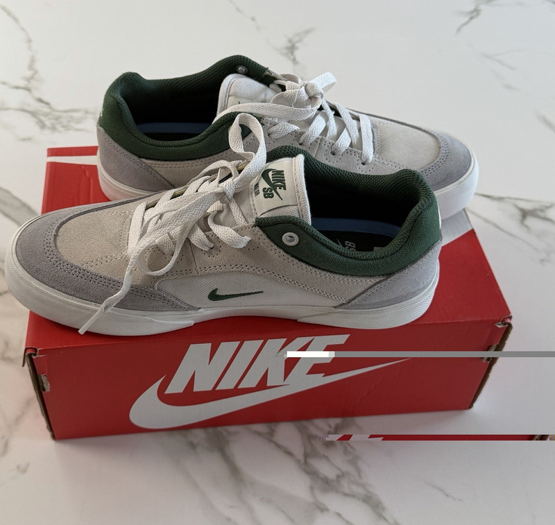 Nike SB Gray Low-Top Skateboarding Shoes US 6.5 Medium (D/M)