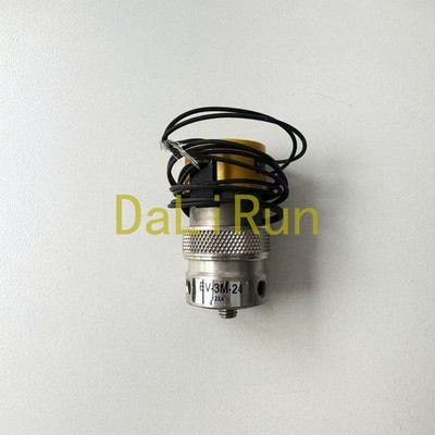 1PCS Clippard EV-3M-24 VDC Solenoid Valve NEW