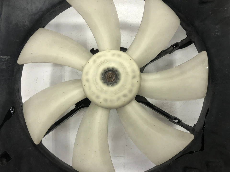 Ventilador radiador eléctrico lado derecho Toyota Solara 2000 2001 OEM 9288 Foto 2 de 4