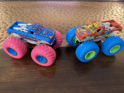 Hot Wheels Monster Truck Glow in the Dark Pair (2) PURE MUSCLE 1:64 Mattel Neon - Picture 1 of 5