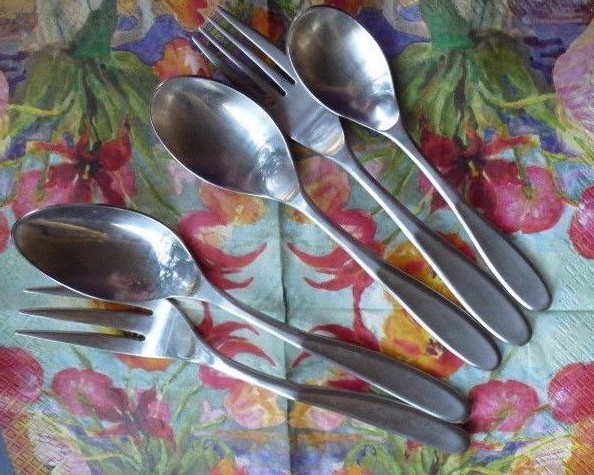 SPLENDIDE DANICA KOREA STAINLESS~SERViNG 9"SPOON+Dinner FORK~Tea/Soup SPOONs~EXC