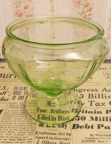Anchor Hocking Uranium Green Depression Glass Candy Dish Bottom Princess Pattern