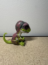 Untamed Raptor by Fingerlings - Stealth Green - Interactive Collectible Dinosaur