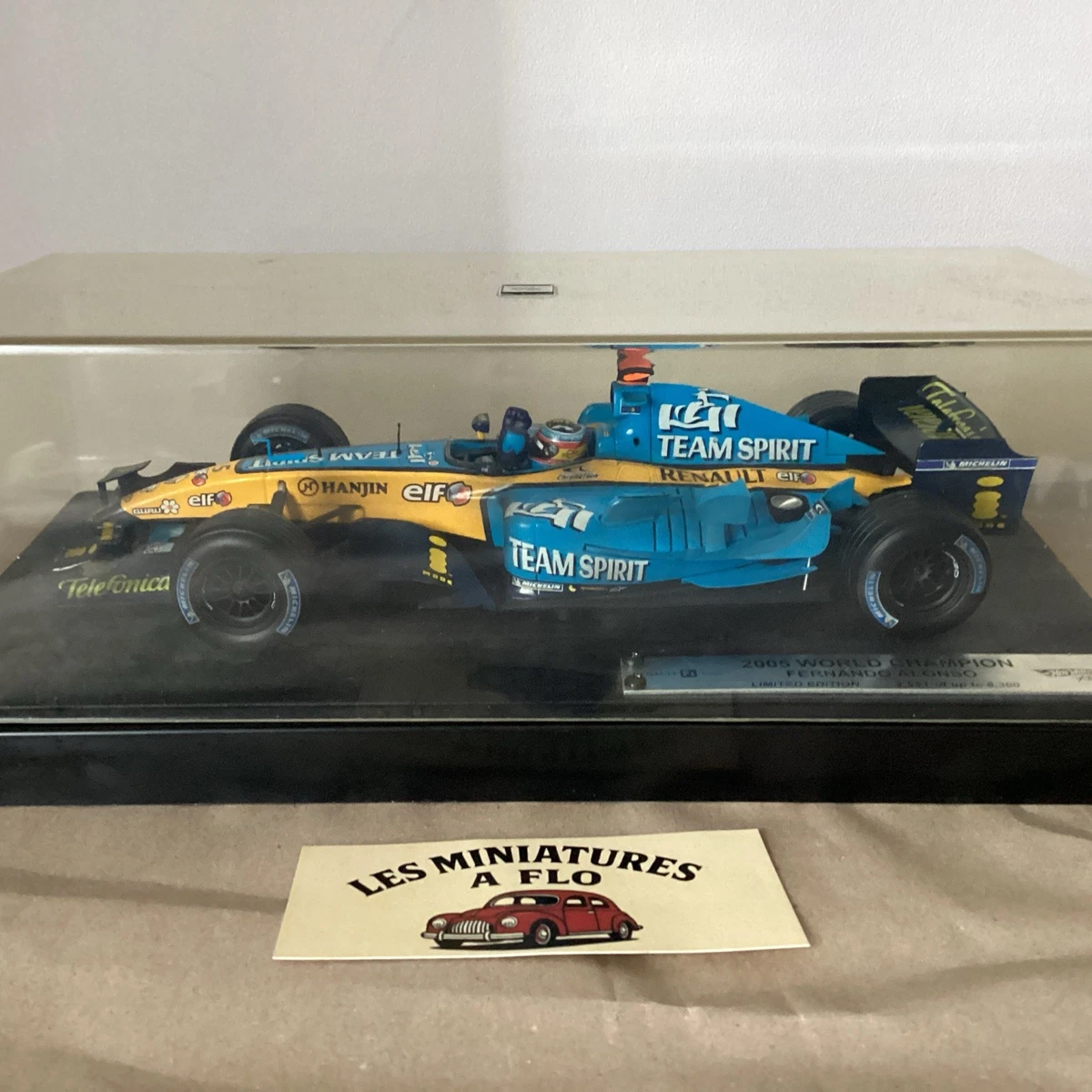 Figurine 1/18 Pilote 13 Winner Jump Vroom Minichamps Hot Wheels Gp