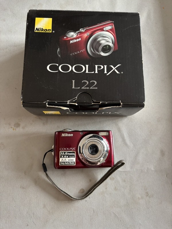Nikon Coolpix L22 Red Digital Camera 12MP 3.6x Zoom 