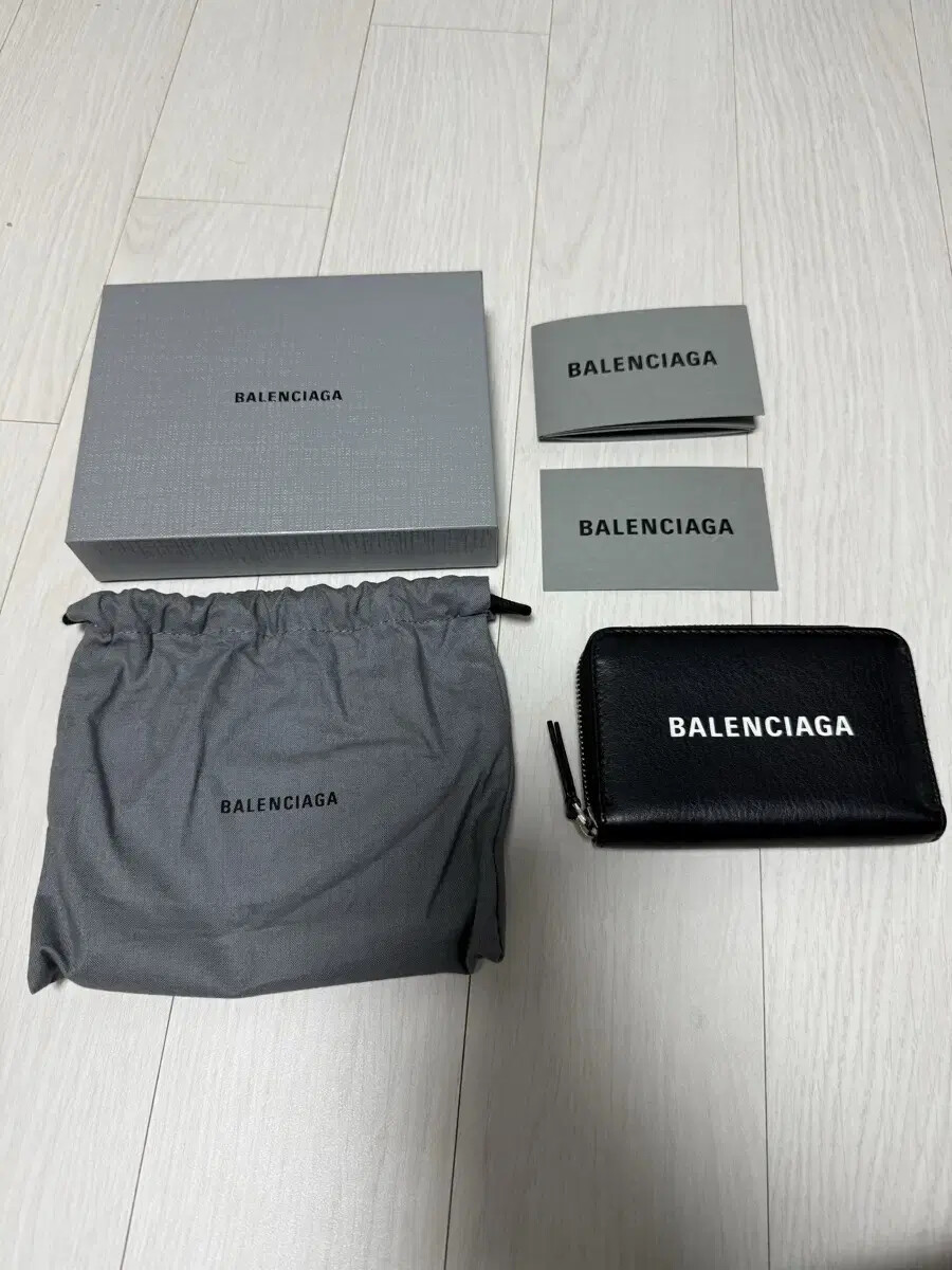 Balenciaga★ロゴプレート ジップ カードホルダー Balenciaga logo zip card holder | eBay