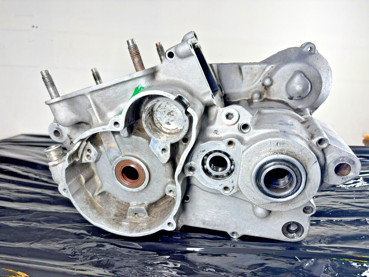 GasGas EC 250 Crankcase 2T Engine Crankcase Set Carter Block
