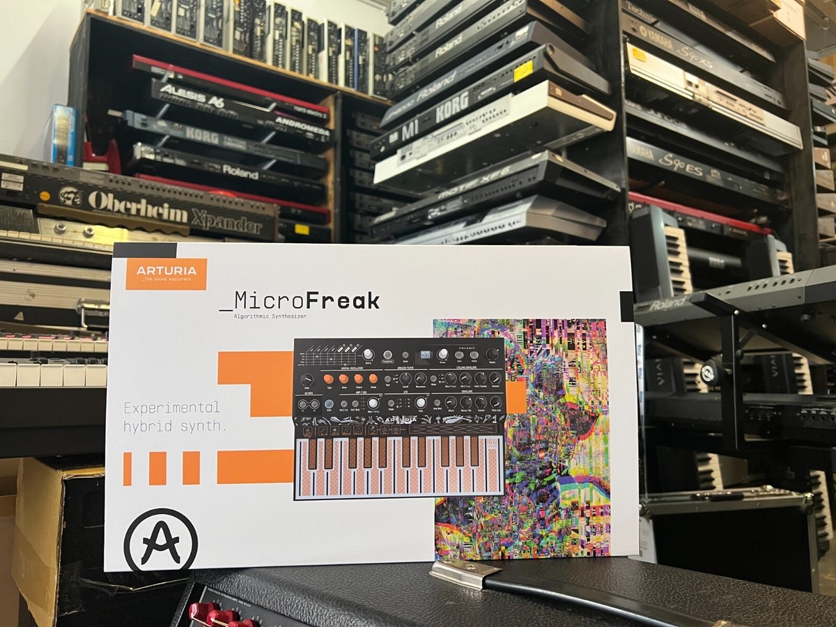 Arturia MicroFreak Hybrid Synthesizer Micro Freak keyboard open