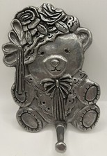 Pewter Silver Colored Teddy Bear Bow Flowers Wall Coat Hook Vintage 6&rdquo; X 4.5&rdquo;
