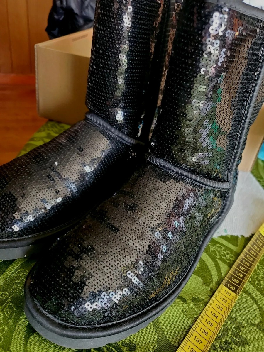 Australia clasic rare Uggs boots size 8 M. All Black And Sparkles