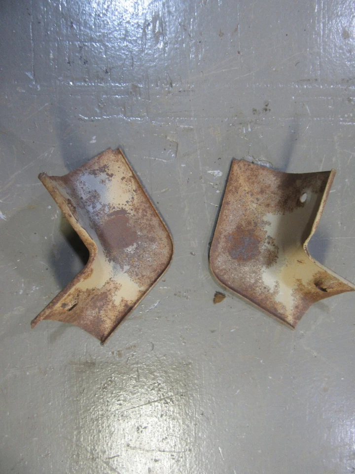 1965 年福特乡村轿车车内饰后上车顶角装饰饰边件 — 第 2/2 张图片