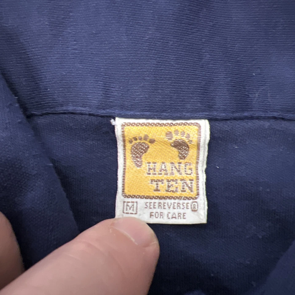 Camisa Polo HANG TEN 2 Pies Logo Azul Bolsillo Adulto Mediana Surfistas Años 70’s Surf Nueva Foto 4 de 4