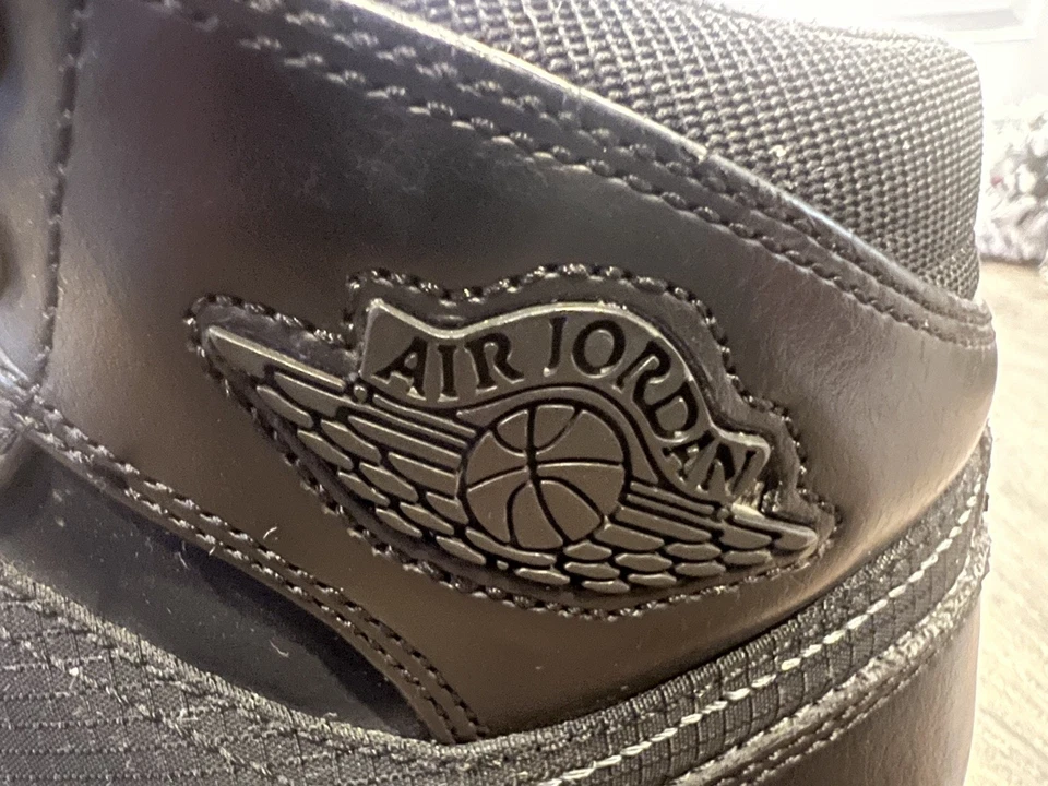 2013 Nike Air Jordan 1 Trek Triple Negro 616344-010 Talla 10.5 Zapatilla Bota Foto 4 de 4