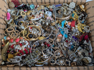 14.5 lbs Vtg Newer Costume Jewelry Craft Junk Broken Tangled Estate Lot