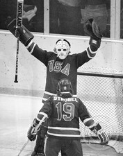 1980 JIM CRAIG 8x10 Olympic Hockey Photo Picture Gold Medal Game vs Finland J8