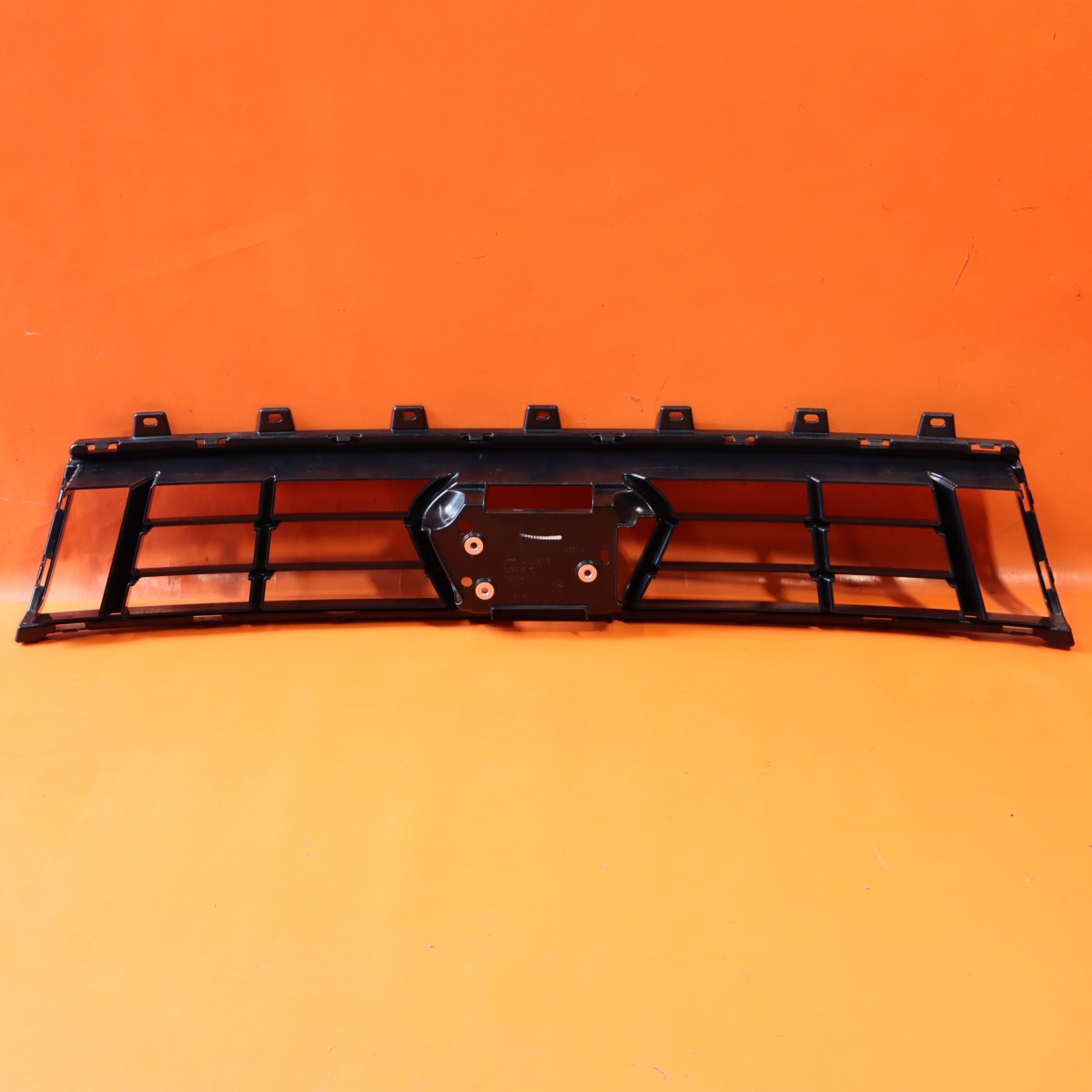 Rolls-Royce Cullinan 2025-2026 Lower Center grille