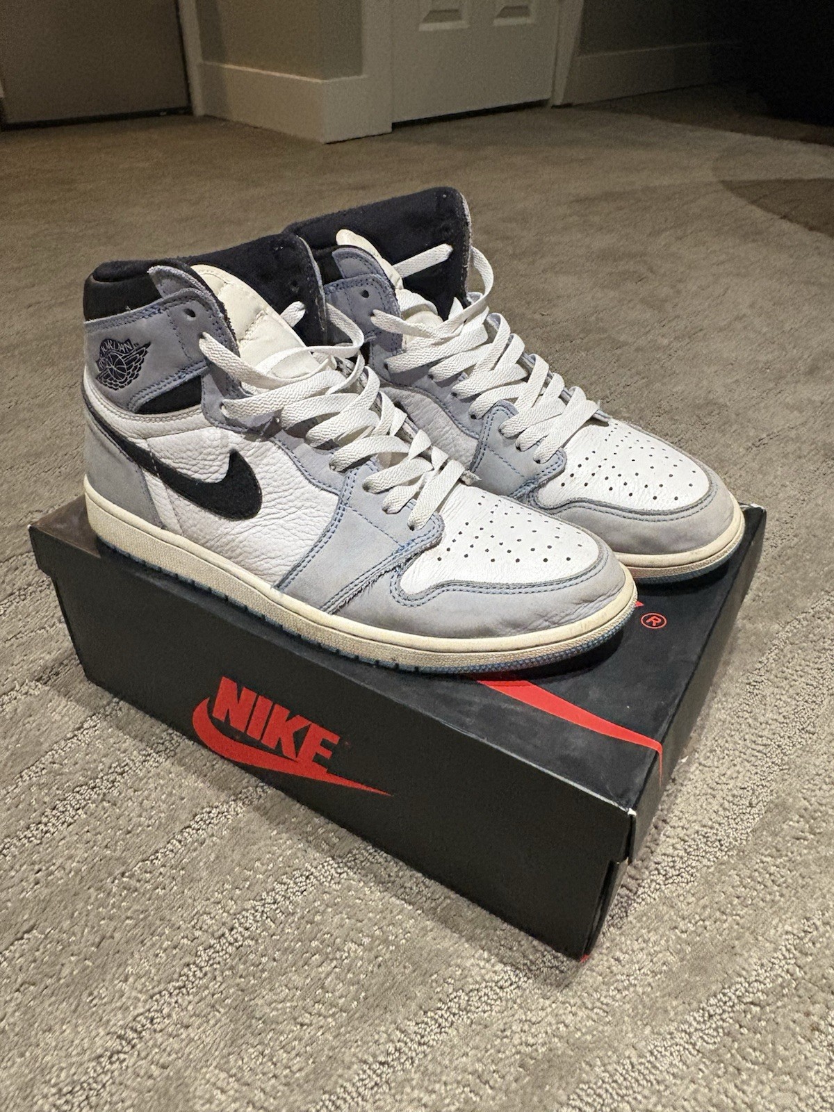 Air Jordan 1 Men's Retro High OG University Blue Sneakers Size 10.5