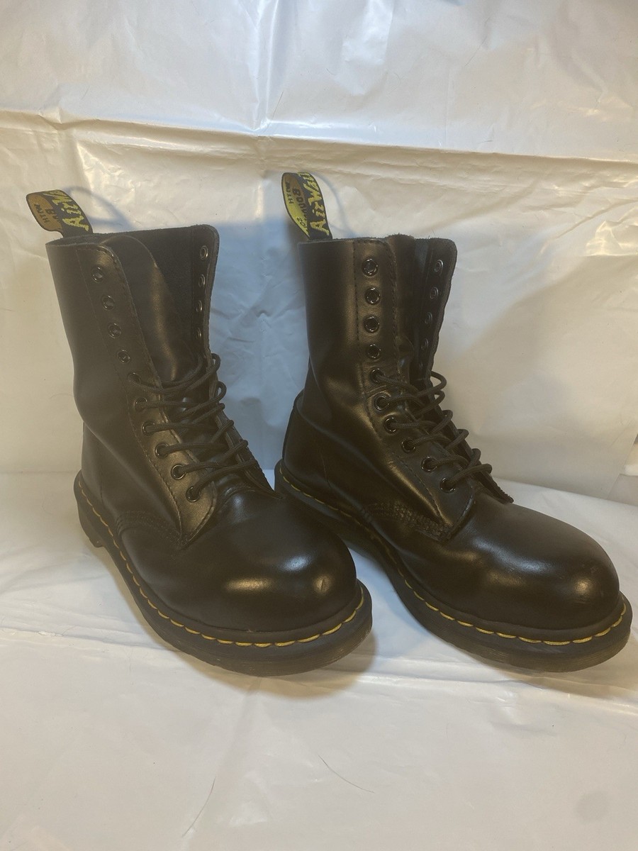Doc Martens Black 10 Hole Air Wair Boots Mens 7 Women 8 EUC 