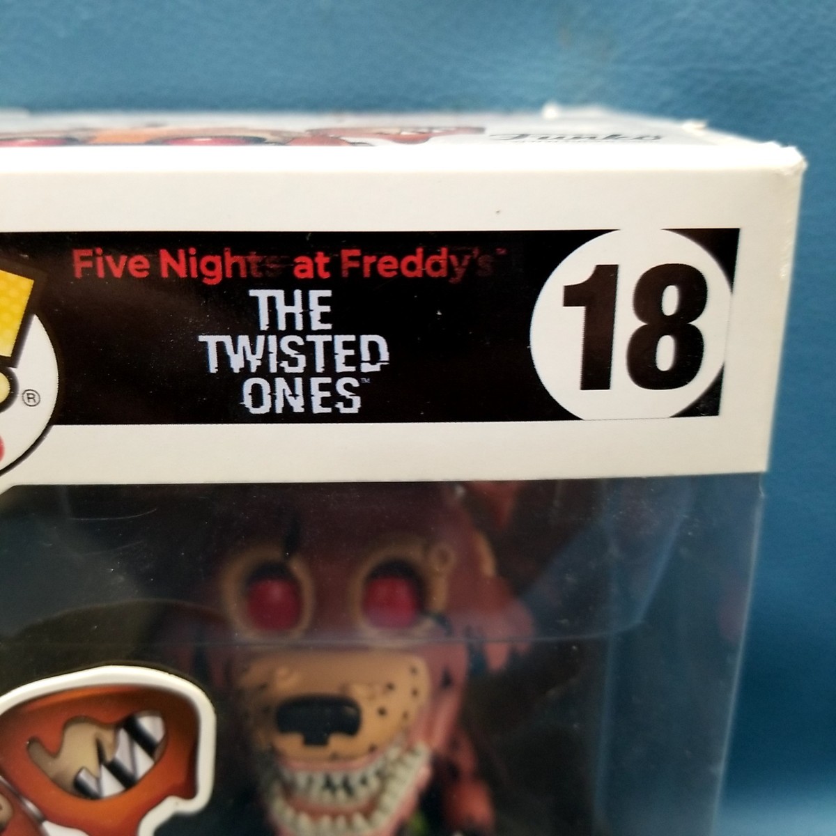 Five nights at Freddy's　TWISTED FOXY　POP Amazon.com: Funko POP! Books: Five Nights at Freddy's