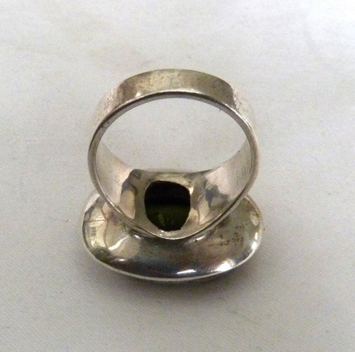 LARGE 10.5 CARATS PERIDOT GEMSTONE MODERNIST STERLING SILVER RING SIZE 7 1/2 - Picture 9 of 10