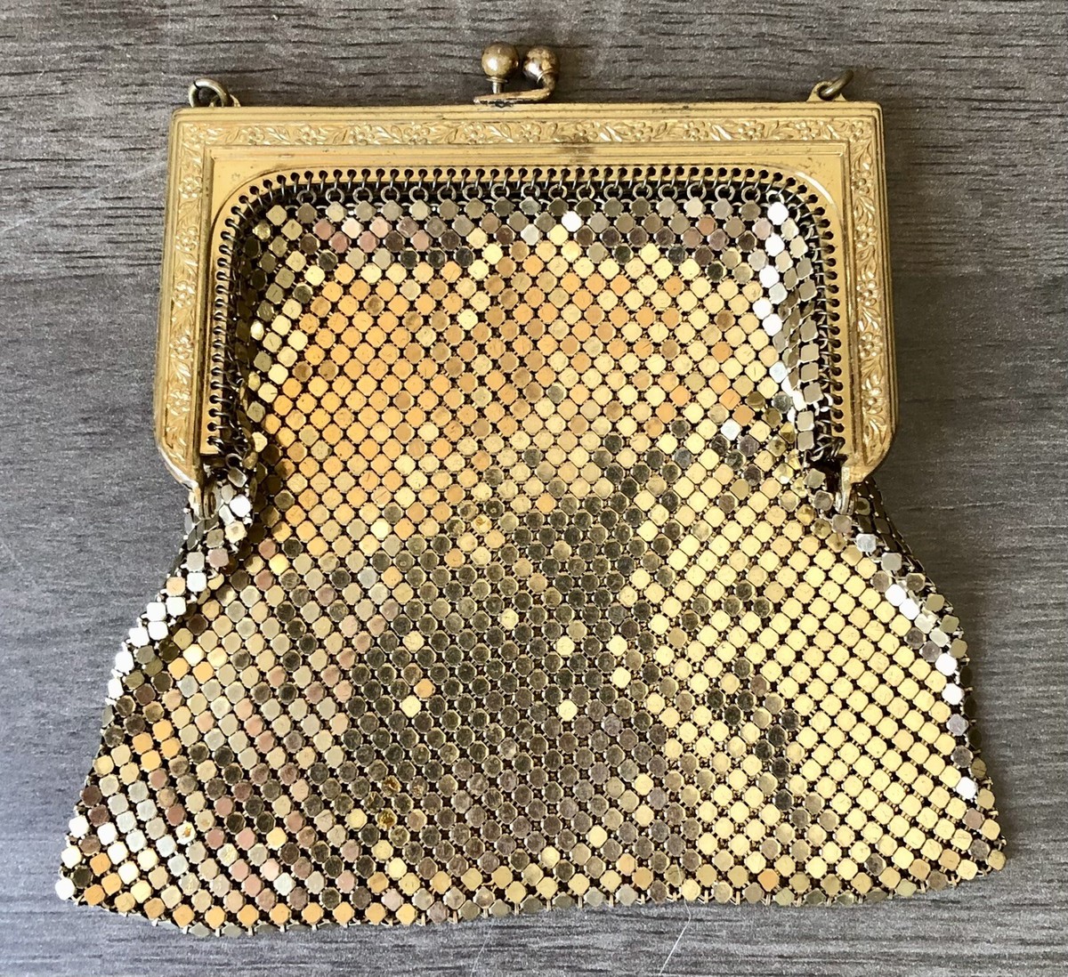 whiting davis gold mesh cigarette case Vintage Whiting & Davis Gold Mesh Cigarette Coin Kisslock Case