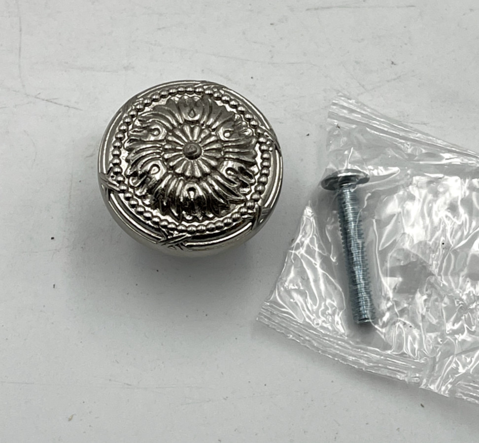 Richelieu Hardware 1-1/4" Traditional Metal Cabinet Knob 10P