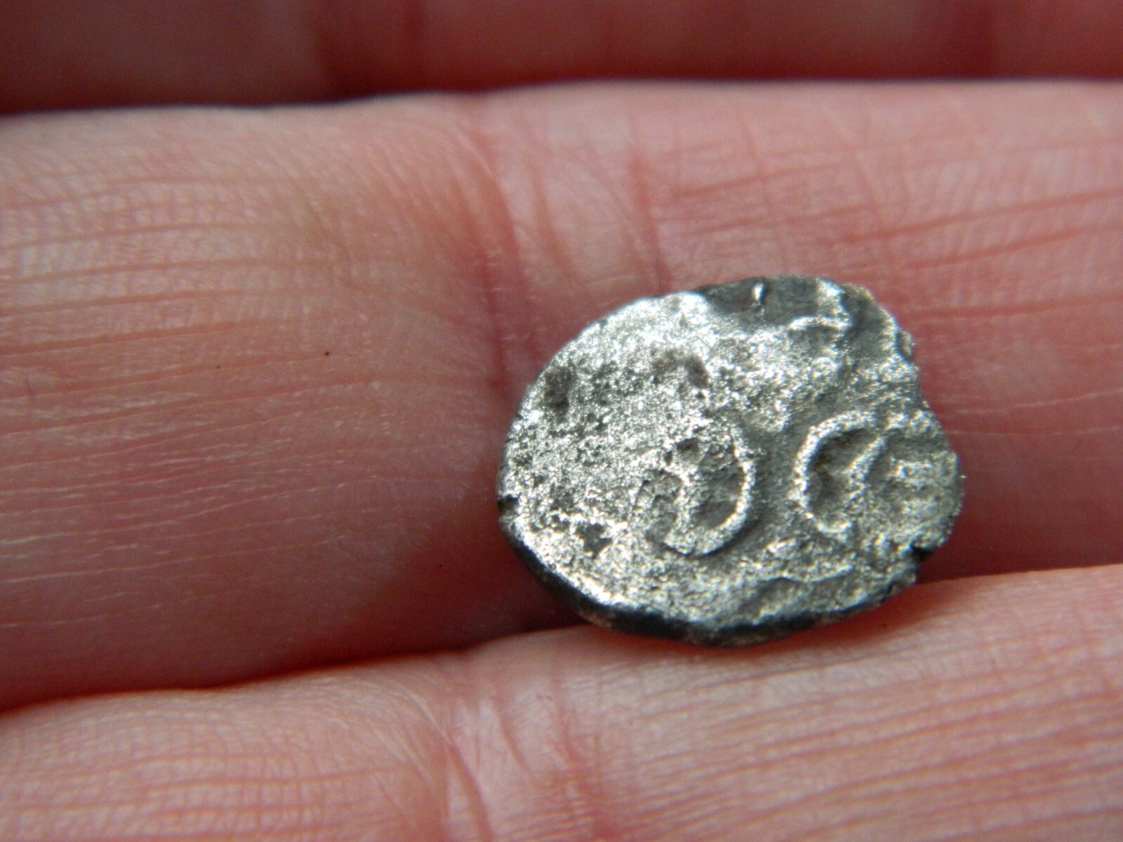 Rare Iron Age / Celtic silver unit coin Iceni tribe ? Metal detecting