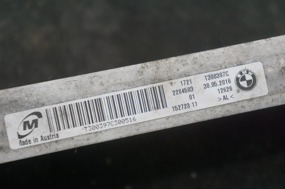 Conjunto enfriador de aceite de motor OEM 17212284540 Bmw M4 Competition F82 2015-2020 Foto 2 de 4