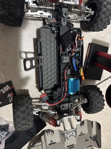 Wltoys 124008 RC usado muy modificado - Imagen 5 de 10