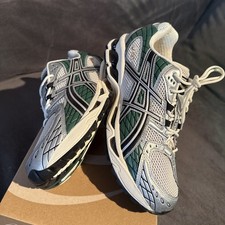 ASICS Gel Nimbus 10.1 Cream/Grove 1203A761-101 Laufschuhe Sneaker Grün/Weiß 43.5