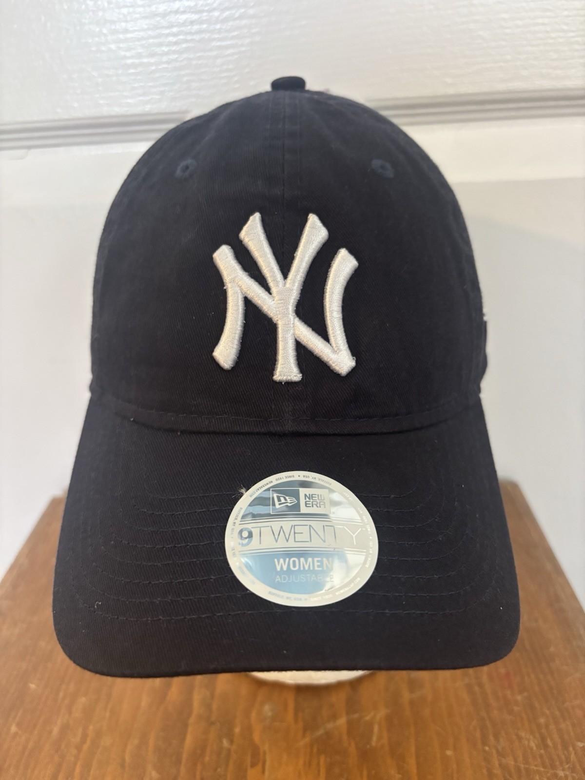 New York Yankees New Era 9Twenty Womens Adjustable Baseball Hat Black White Cap