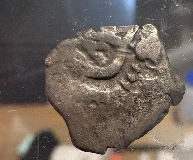 1/2 Reale Spanish Silver Shipwreck Coin Philip v Pirate Treasure Amazing Detail - Image 3 of 3