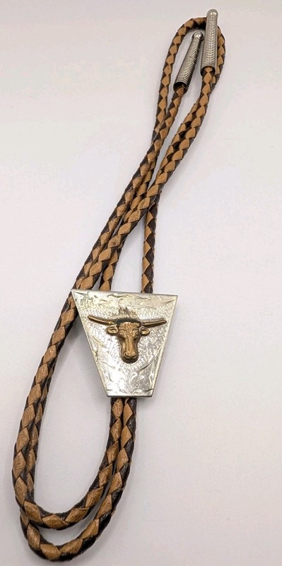 Vintage Ricardo Bolo Tie Nickel Silver Longhorn Steer Bronze Trim Western